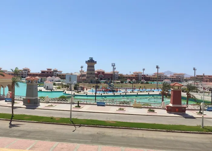 Apartment Elegant & Aqua Park Direct Lagoon View Free Wi-fi Sheikh *
